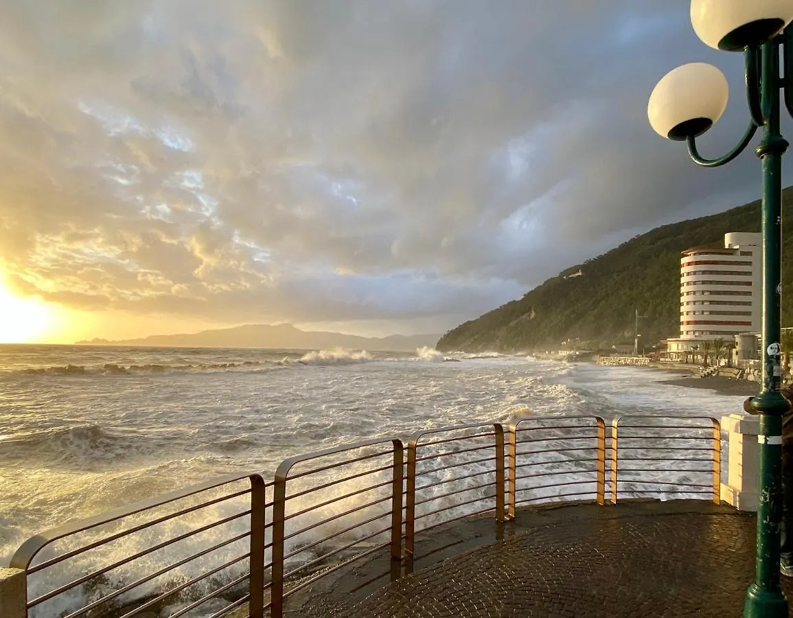 Lungomare Portoturistico Bed & Breakfast Chiavari Italy